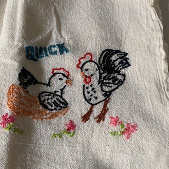6 Vintage Embroidered Kitchen Towels 3 Rooster and 3 Lady Designs. - Picture 5 of 8